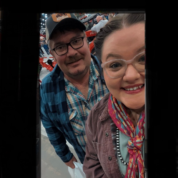 Meet your Posher, Olivia - Picture 3 of 12